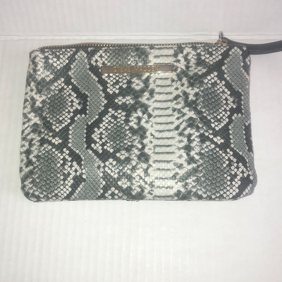 Steve Madden Handbags - Steve Madden Snake Print Zip UpWallet